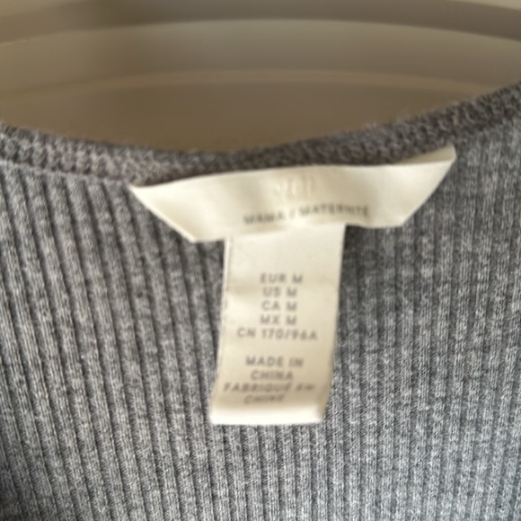 H&M grey maternity top - medium - Picture 2 of 2